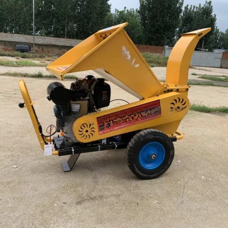 

Mobile fresh branch grinder, orchard and leaf cleaning , garden management
