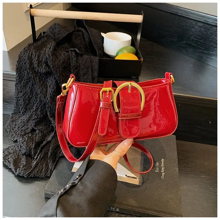

2025 Spring Fashionable PU Shoulder Bag - Magnetic Buckle Detail, Casual Purse for Beach Walks, Coffee Dates & Outdoor Events
