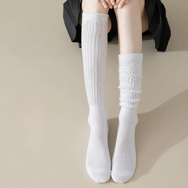 Gestapelte Socken, knielange Damensocken, plissiertes Design, dicke, flauschige Frotteesocken für Herbst und Winter, Lauf-, Fitness-, Sport- und Yoga-Socken. – Detail 5