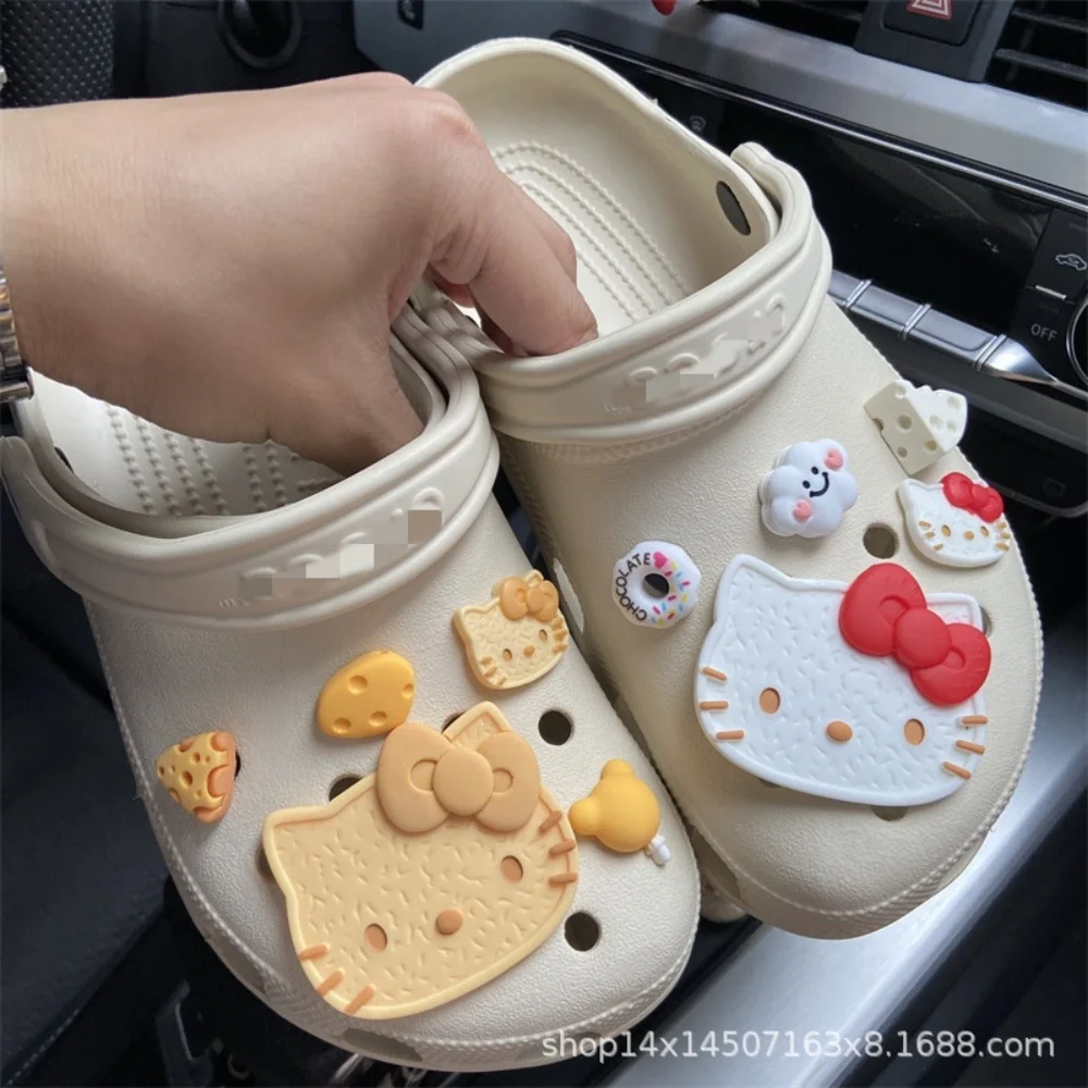 MINISO ใหม่ย่าง KT Cat PVC Charm รองเท้าสวนรองเท้าไม้ Clogs รองเท้าแตะ DIY ตกแต่งของขวัญวันเกิด