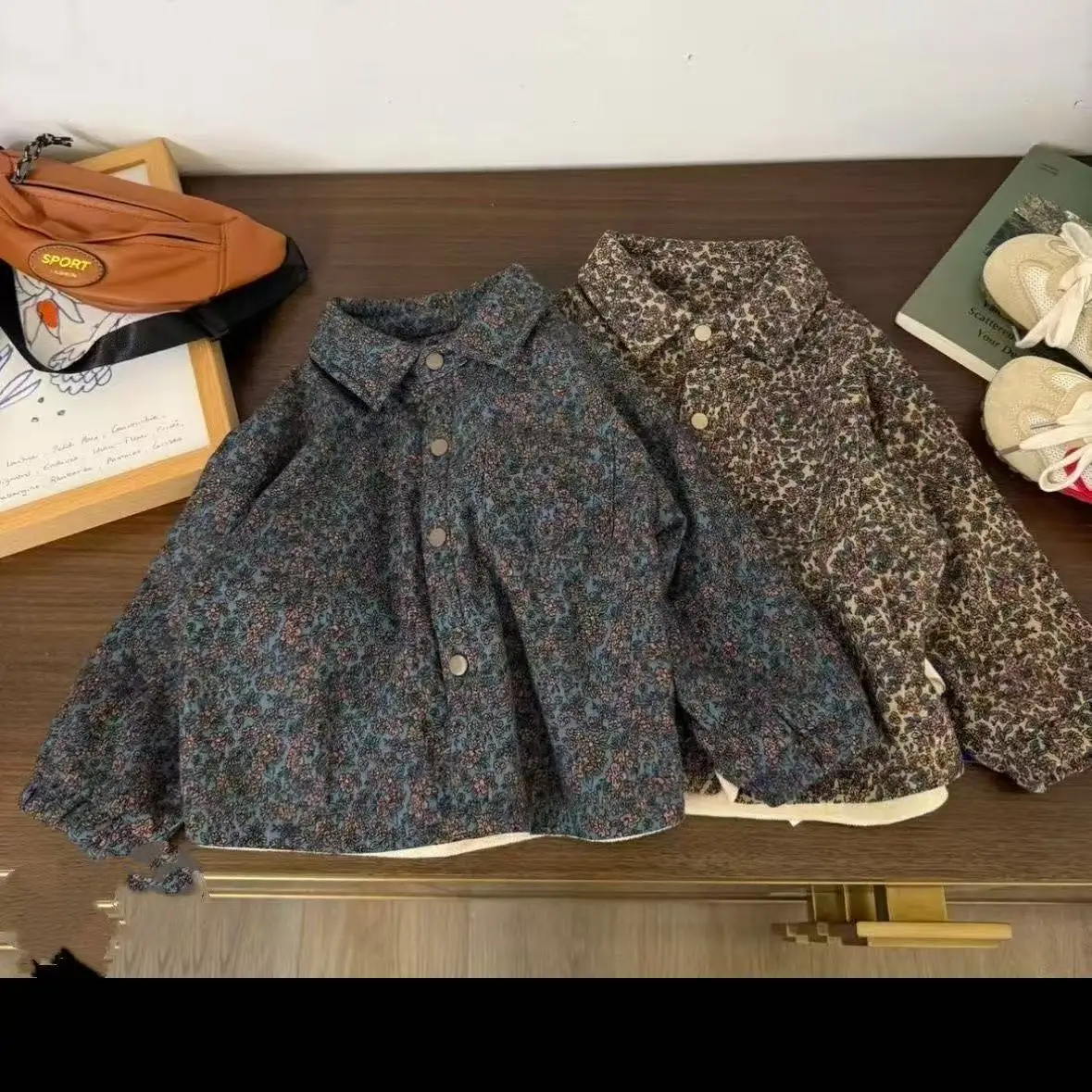 

Children's Velvet Shirt Autumn and Winter 2026 New Item Boys and Girls Long Sleeved Retro Floral Shirt Casual Cardigan 90-140CM