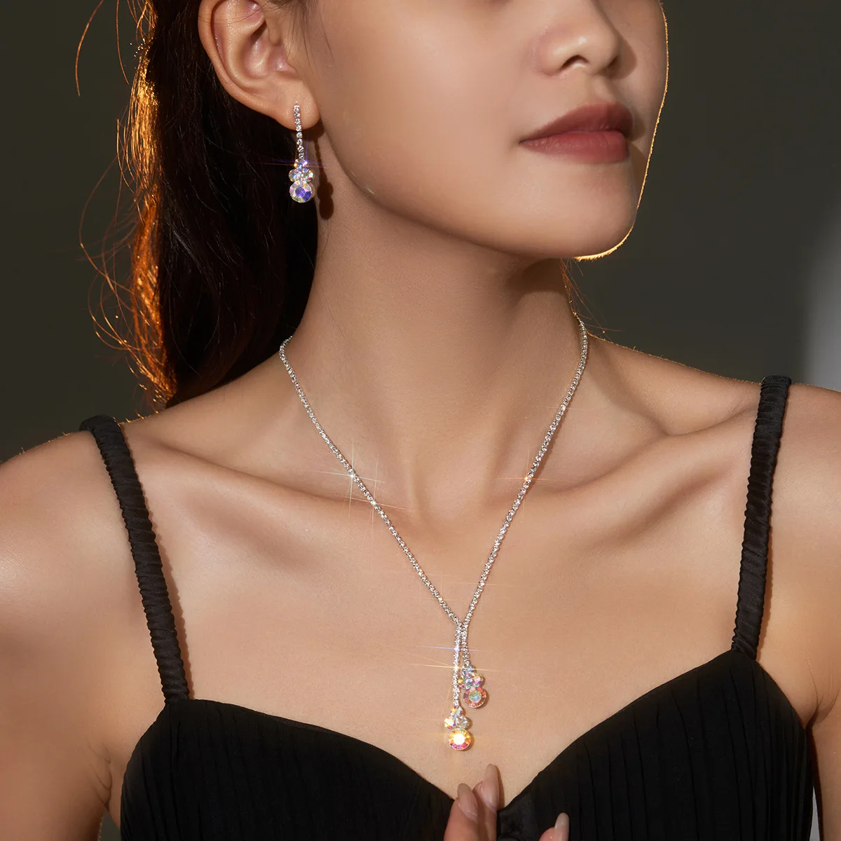 Luxury Fashion AB Rhinestone Necklace Earrings Two-piece Set, Temperament Necklace Earrings Set