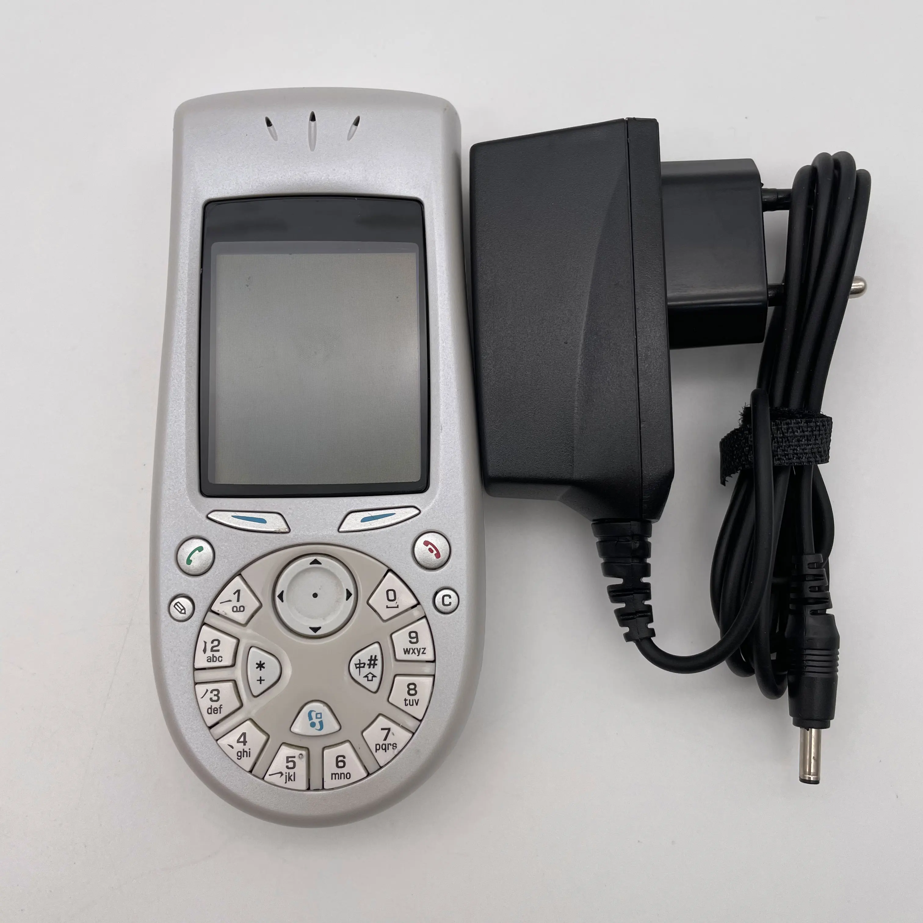 هاتف محمول أصلي غير مقفول 3650 بشريحة واحدة GSM 900/1800 مزود بتقنية البلوتوث ولوحة مفاتيح عربية روسية مصنوعة في فنلندا