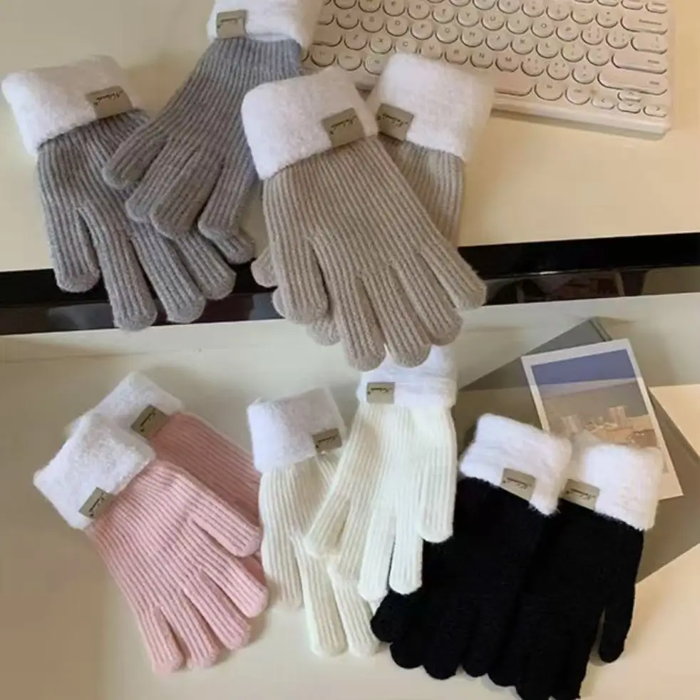 قفازات نسائية شتوية دافئة محبوكة تعمل باللمس سميكة تصميم إصبع ثلاثي الأبعاد لطيف لركوب الدراجات في الخريف البارد وواي فاي