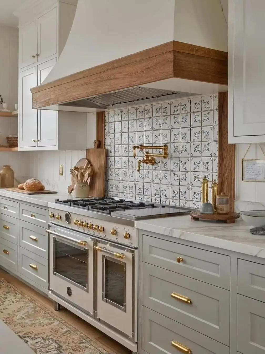 Rustic White Solid Wood Kitchen Cabinets - Handmade Unassembled Kitchen Cupboards with Natural Wood Grain for Home Improvement