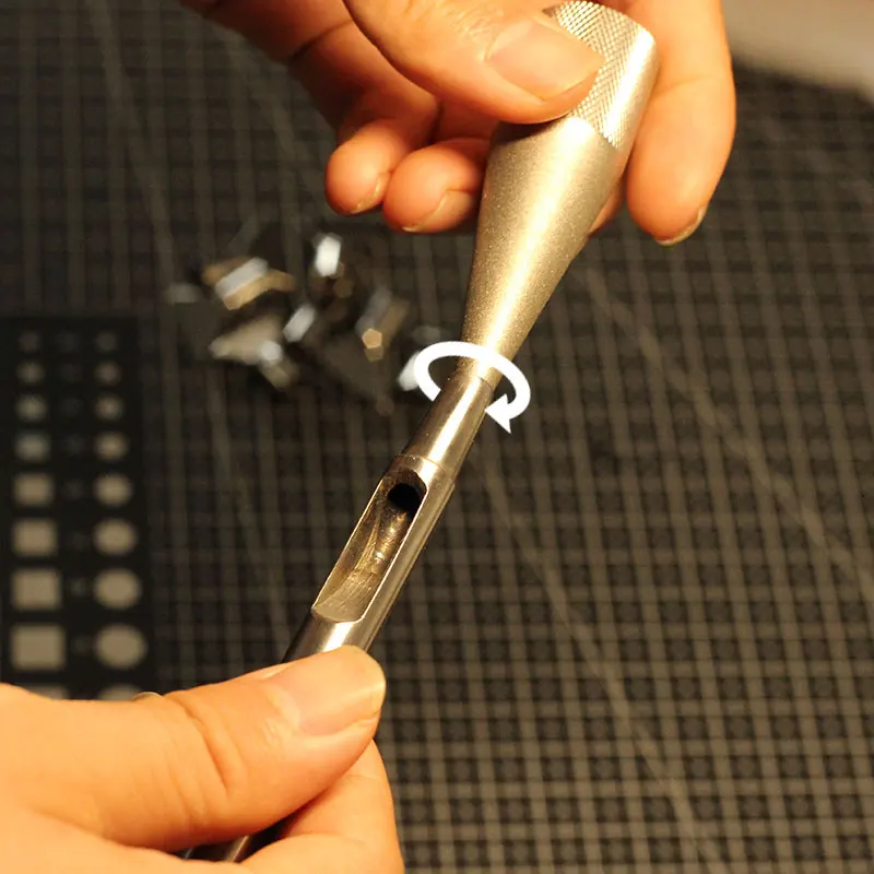 

Острая точилка для инструментов из кожи, штамповочный край, тусклый дырокол для круглых отверстий.