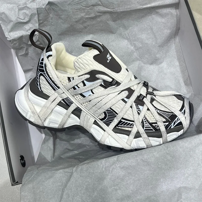 Marke Chunky Sole Distressed Sneakers Unisex 4