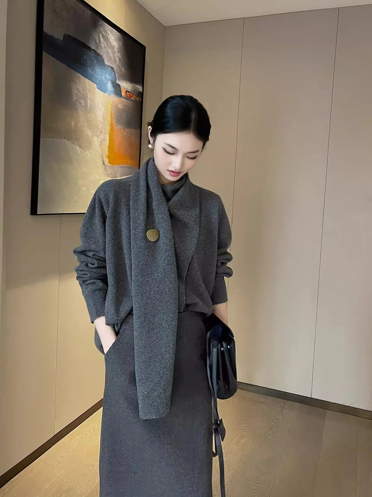 

Женский вязаный свитер с воротником-шарфом, мягкий, модный, повседневный, свободного кроя, с длинными рукавами, V-образным вырезом, для зимы