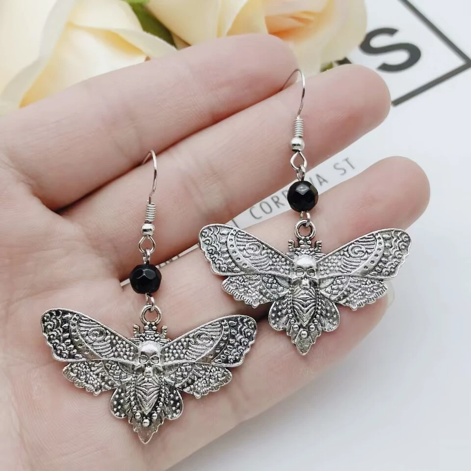 New Gothic Death Skull Moth Chain Earrings for Men and Women Personalized Moth Pendant Party Retro Charm Earrings Jewelry Gift