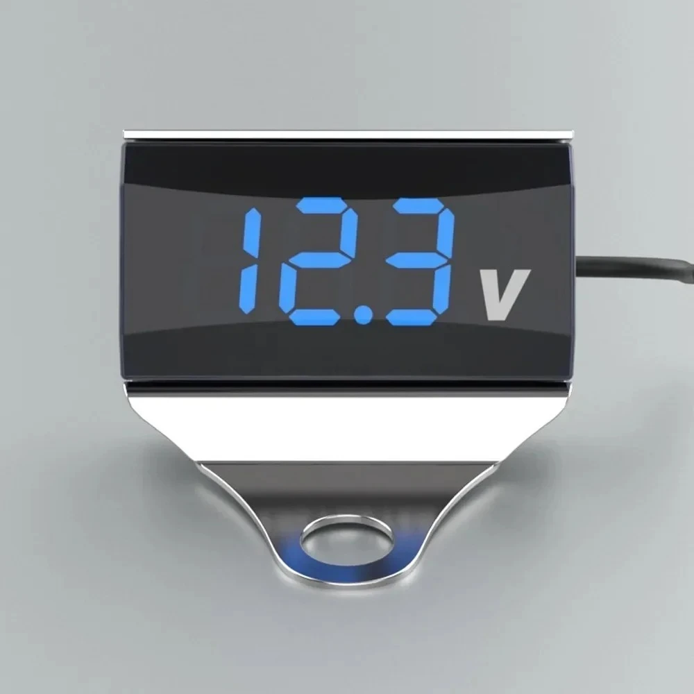 Motorrad DC 10-150V Digital-Voltmeter LED-Anzeige Wasserdichter Spannungsprüfer Batterie-Monitor mit Halterung