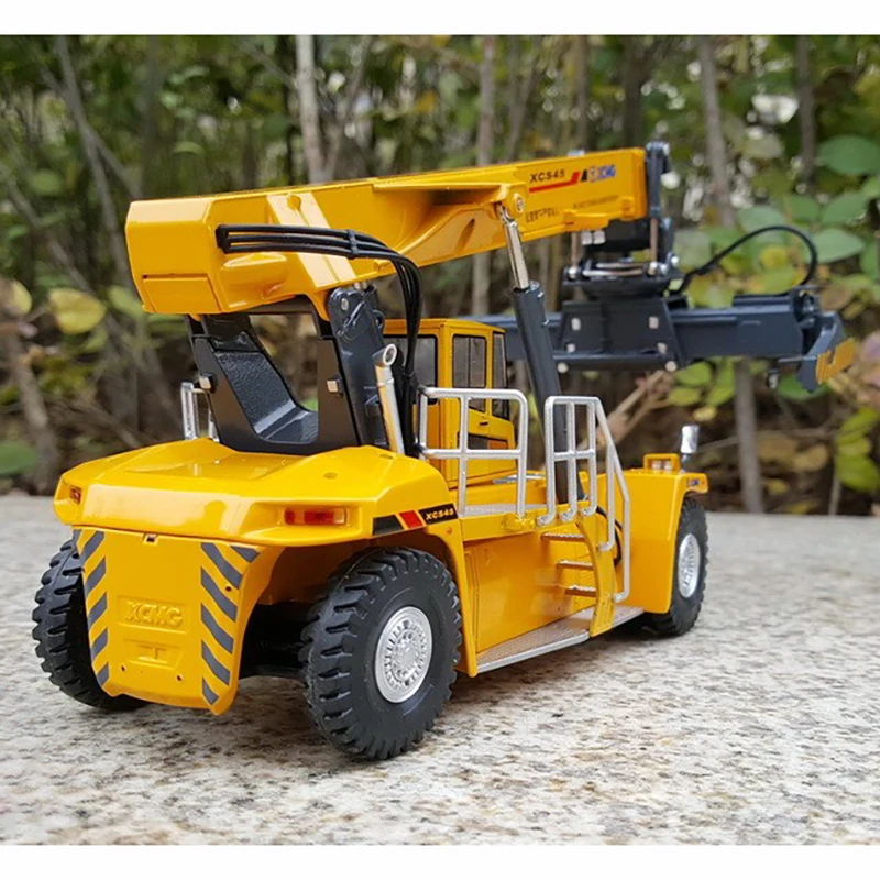 Die-casting 1:50 Scale Xcmg Xcs45 Reach Stacker Container Crane Engineering Vehicle Alloy Model Static Ornaments Collection Gift