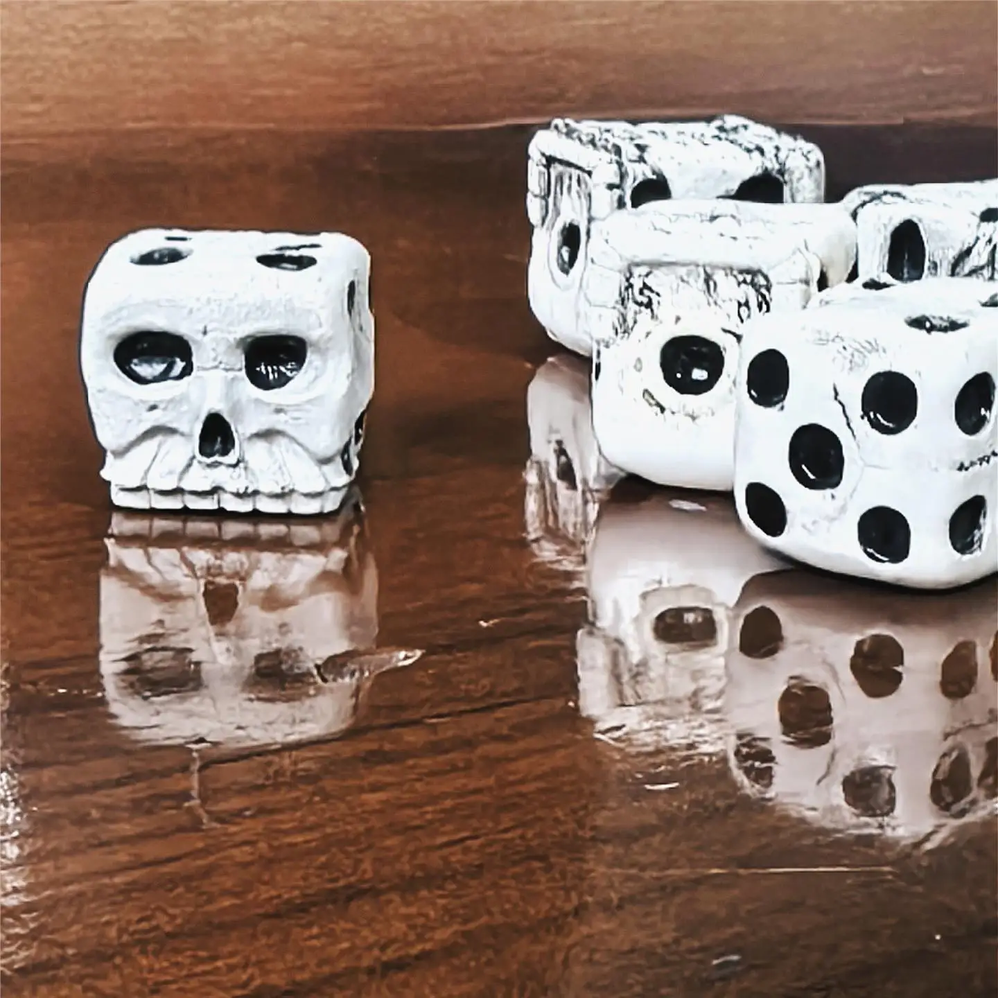 2/5pcs White Skull Dice Mini Skull Face Game Dice 6-sided Exotic Dice Club Bar Halloween Party Game Props Casual Game