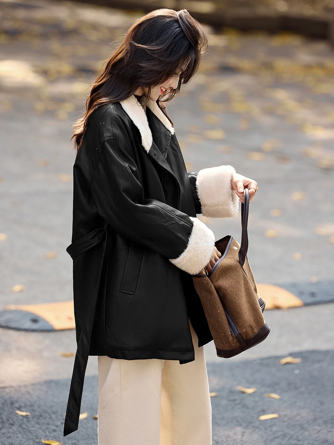 Xin Fei Yu Bla PU-Lederjacke Damen Gefütterte Schlankmachende Winterjacke Vintage Stehkragen Passform Mantel