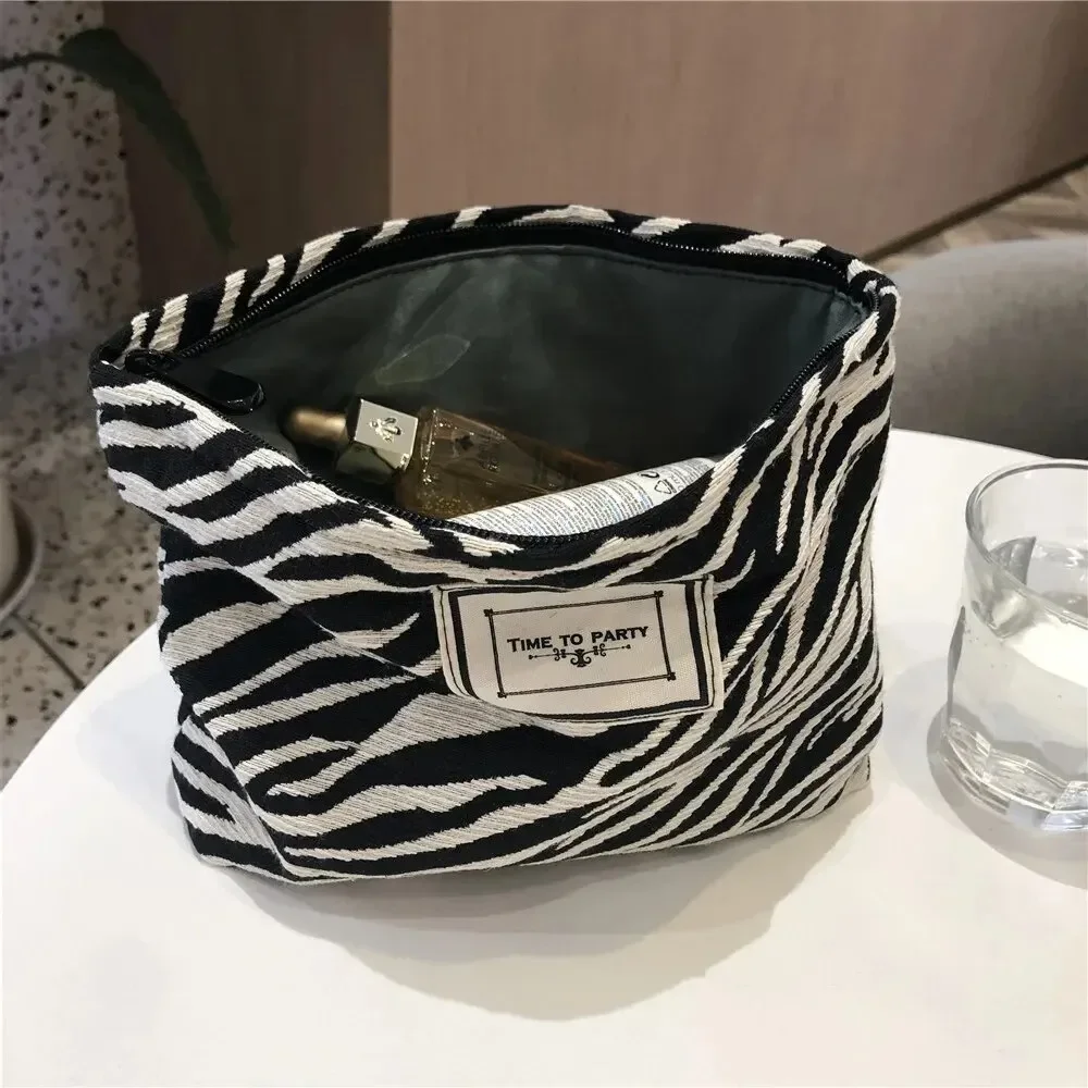 Large Women Leopard Cosmetic Bag Canvas Waterproof Zipper Make Up Bag Travel Washing Makeup Organizer Beauty Case