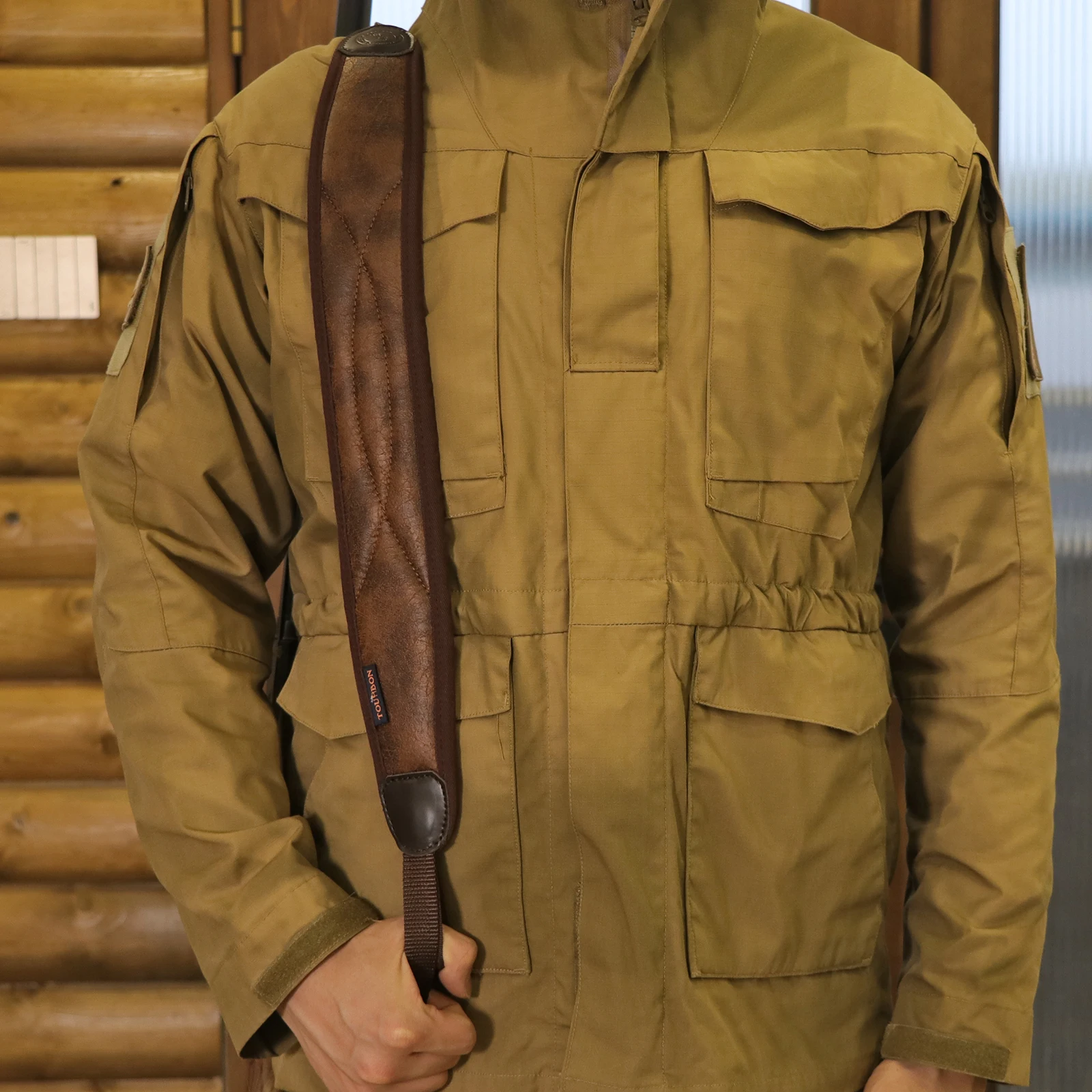 

Подставка для валика винтовки Tourbon, держатель патронов .22 LR / .17 HMR, крепление для ремня, полиуретан (1 комплект), для охоты