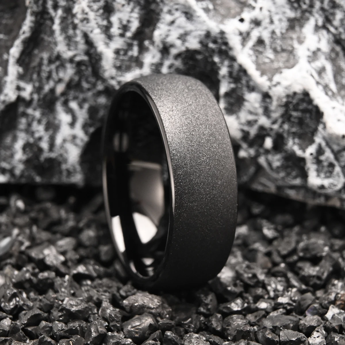 Black Tungsten Carbide Men\'s Ring 8mm Brushed and Polished Men\'s Wedding Band Stylish and comfortable for daily wear