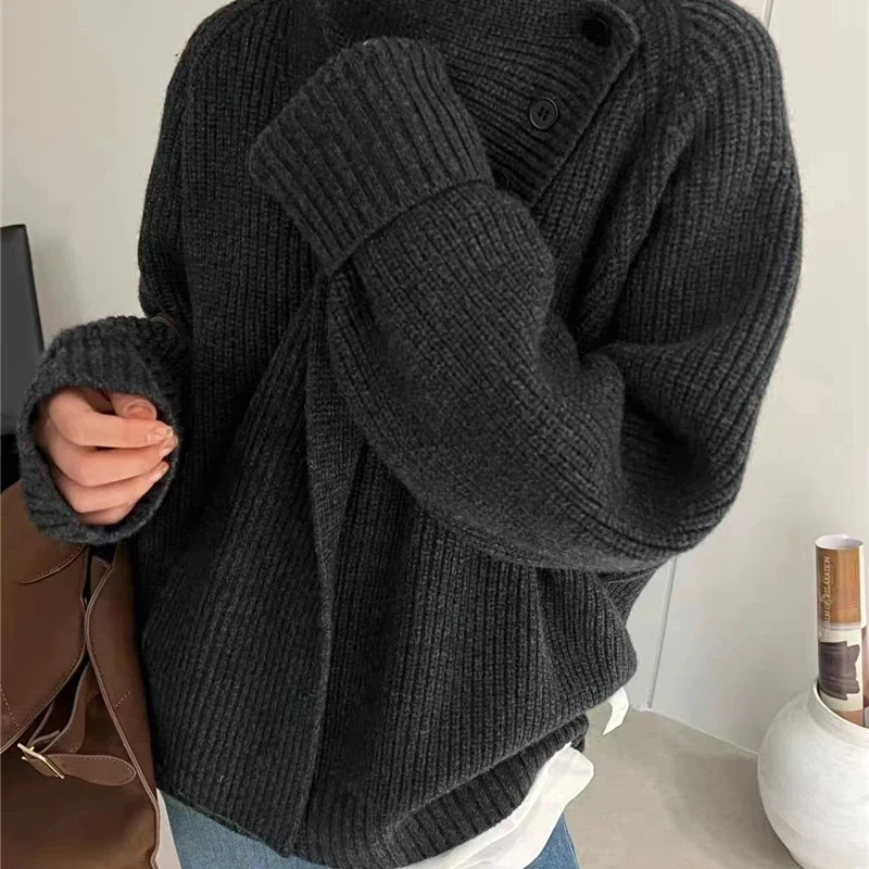 Korean Version Detachable Scarf Sweater for Women's Autumn Winter Design Sense New Knitted Sweater Top Scarf Two-piece Set