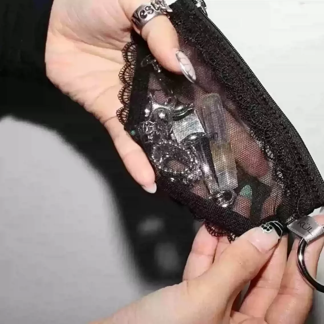 Thumbnail 3 - #18 Best Travel Pouches to Buy In 2026