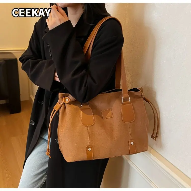 CEEKAY Bolso Tote para Mujer, Gamuza Camel con Detalles en Cuero PU, Bolso de Hombro Grande con Cordón, Estilo Casual Diario Minimalista