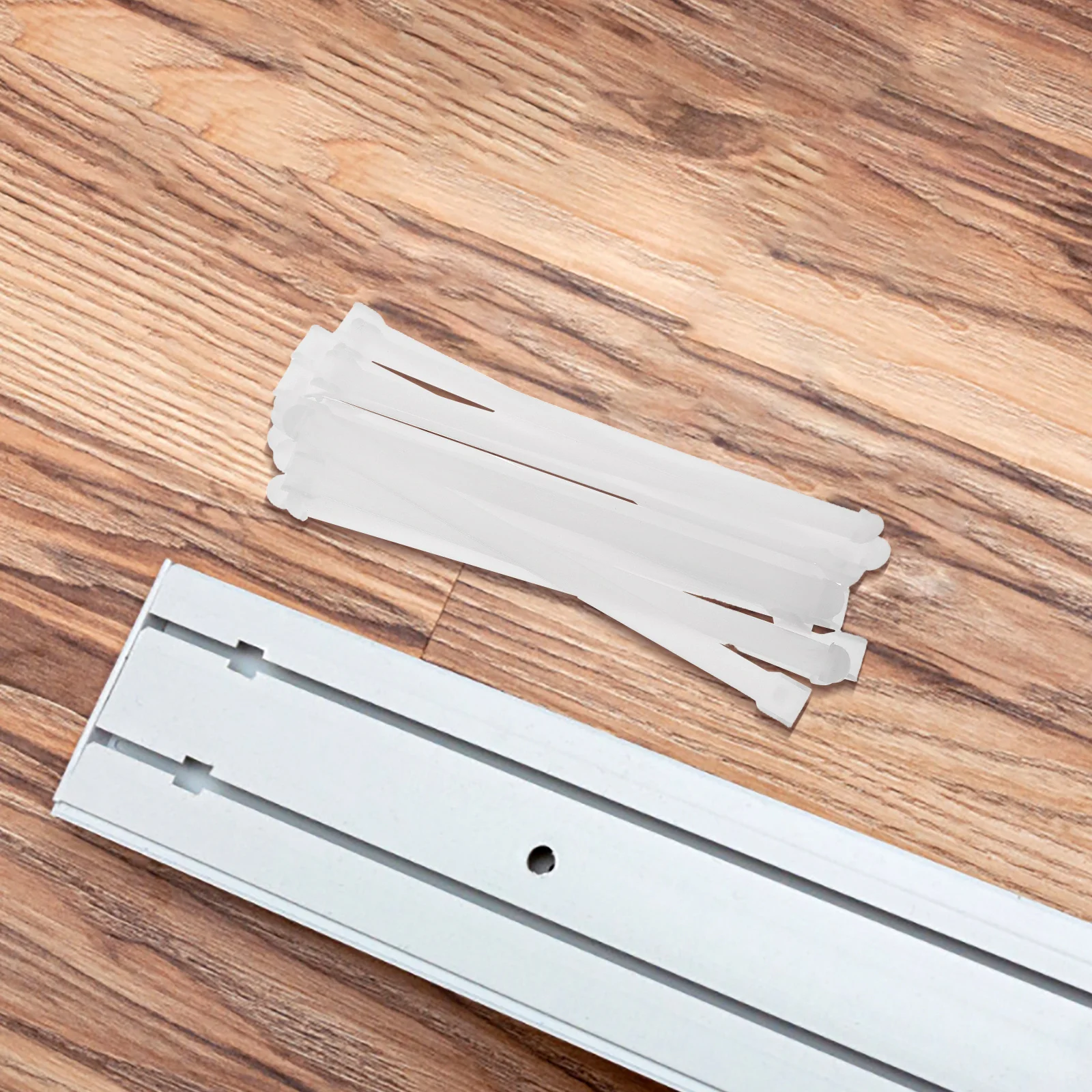 

50Pcs Vertical Blind Repair Kit Replacement Straps Carrier Brackets Blind Parts for Vertical Curtain Window Treatments Repair