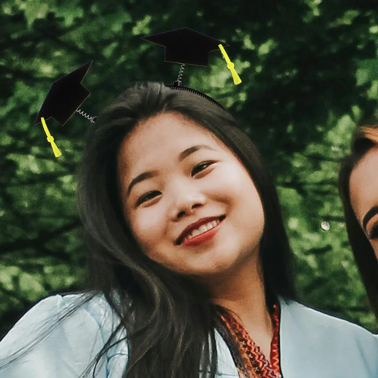 

2Pcs Graduation Cap Headband Cute Mini Grad Cap Hair Hoop for Preschool and Bachelor Graduation Party Dress Up Decorations 2024