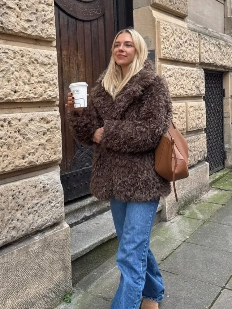 Casaco curto com efeito de pele falsa, casaco feminino de lã de cordeiro, imitação de pele, design de nicho, lã encaracolada, quente, moda outono inverno