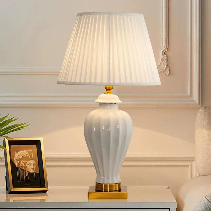 White American Minimalist Foyer Ceramic Floor Lamps European Bedroom Bedside Study Hotel Designer Pleated Fabric LED Table Light
