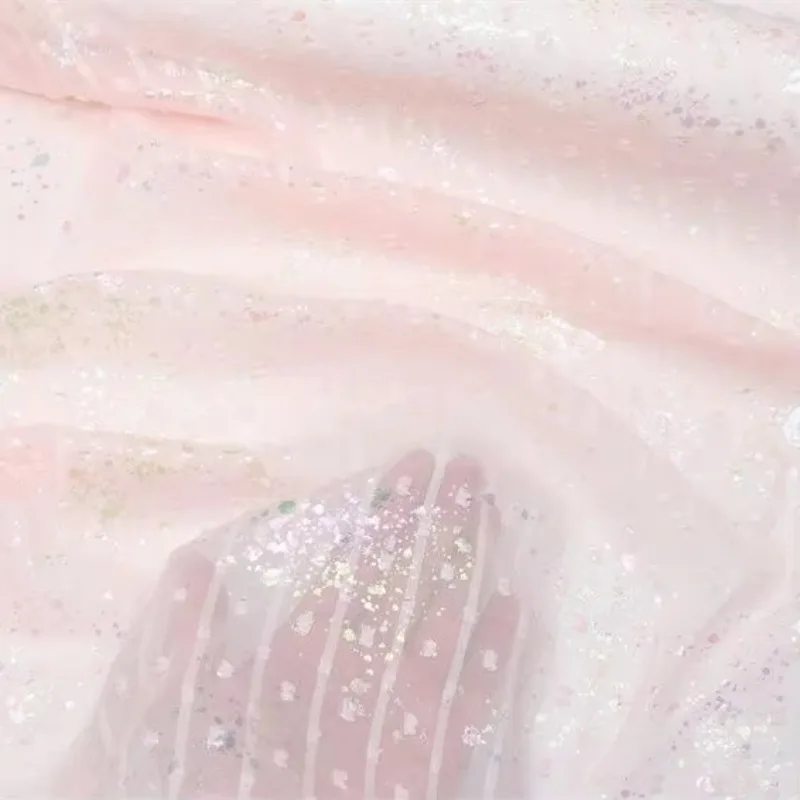 Tessuto con paillettes iridescenti in chiffon a righe punteggiate jacquard per gonna, abito, camicetta, donna, materiale per abbigliamento lucido fai da te