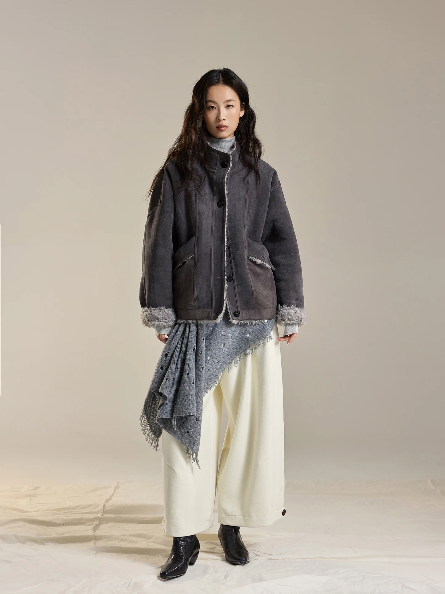 CAREMIND Retro Wildlederjacke mit Fellfutter, Oversize-Mantel für Herbst und Winter, Damenmode, schlankmachend, verdickt, lange Ärmel, Knopfleiste