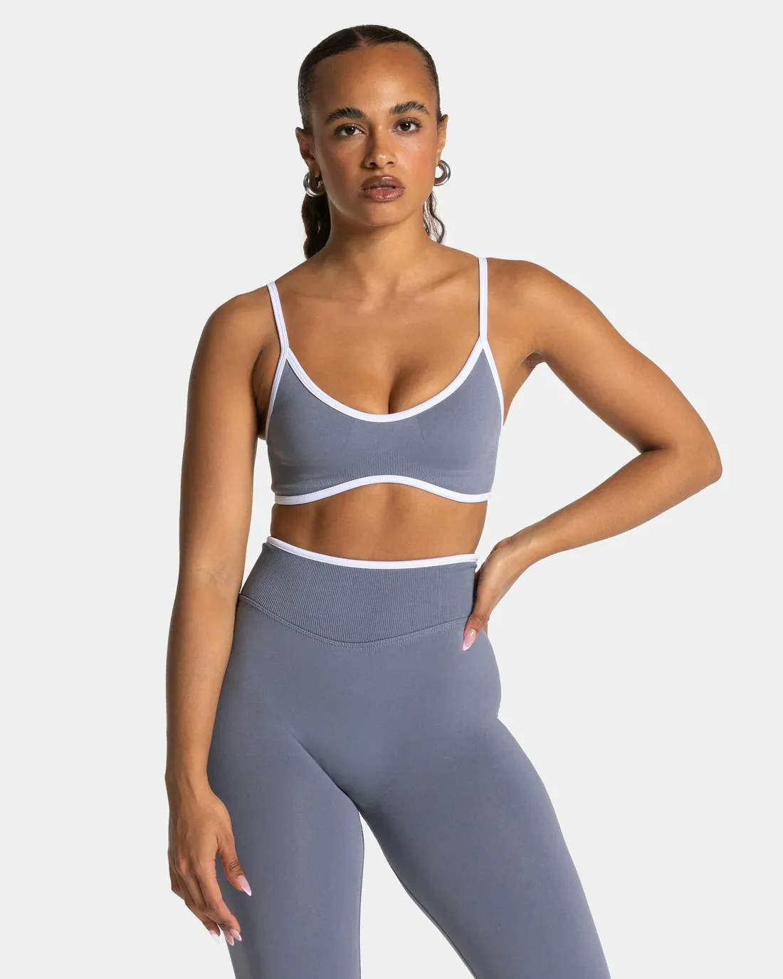 Nahtloser Damen-Sport-BH mit Farbblockdesign, Outdoor-Fitness-Kurztop, sexy rückenfreier Strick-BH mit Brustpolster und Trägern für den Sommer – Detail 9