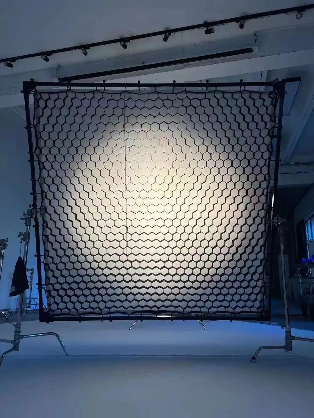 40 Deg Egg Crate Honeycomb Grid for Overhead/Butterfly Frame