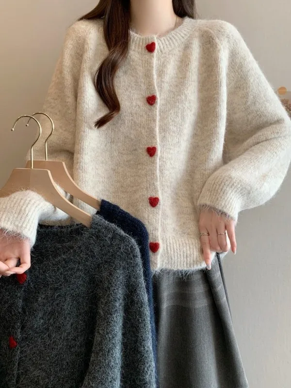 

plus Size Women's Sweet Heart Button Long Sleeve Knitted Sweater Autumn Winter Fashion Slimming Versatile Design Knitwear Top