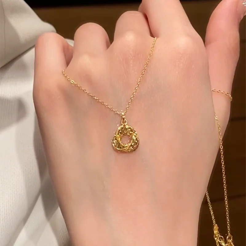 Unique Golden Crushed Ice Mobius Ring Choker Necklace for Women Shine Scale Light Luxury Premium Elegant Vintage Handmade Chic