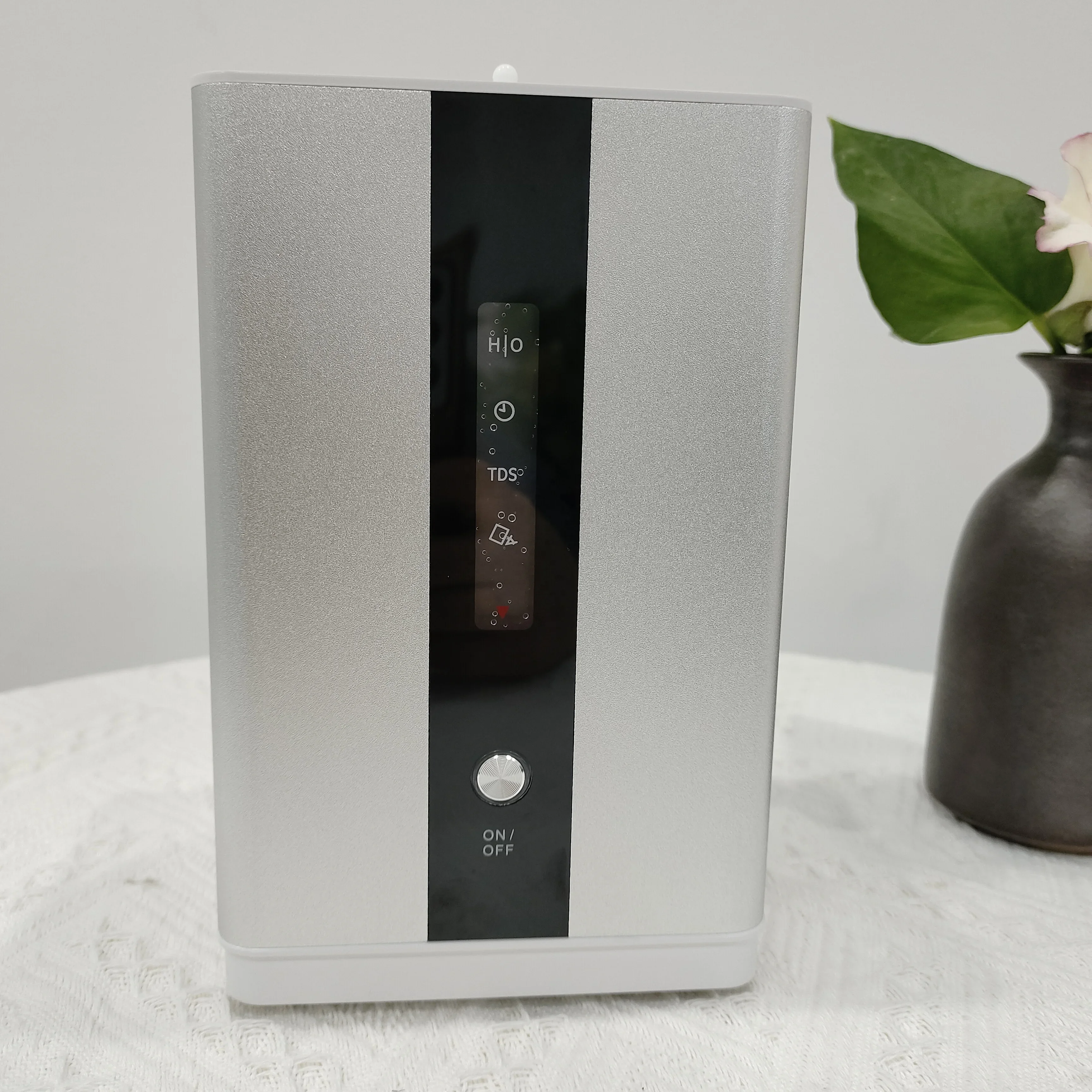 High Quality Portable Spe Pem Tech 150ml/min Hydrogen Generator Hydrogen Inhalation Machine for H2 Gas Breathing