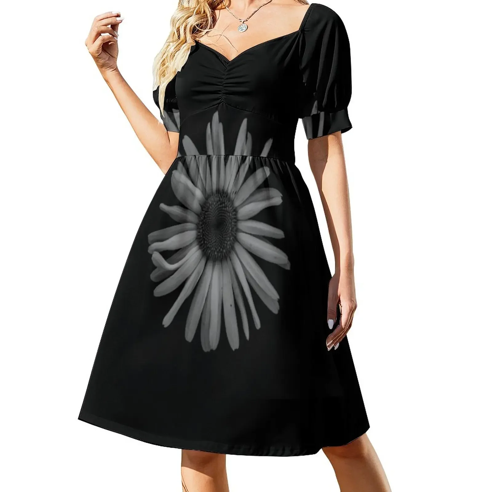 

The Daisy and the Void Short-Sleeved Dress clothes for women elegant dresses plus sizes Prom gown