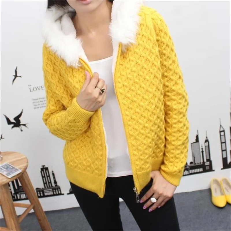 

Female 2023Autumn Winter Add Velvet Padded Sweater Coat With Fur Collar Zipper Short Women Knitted Cardigan Loose Hooded Outside