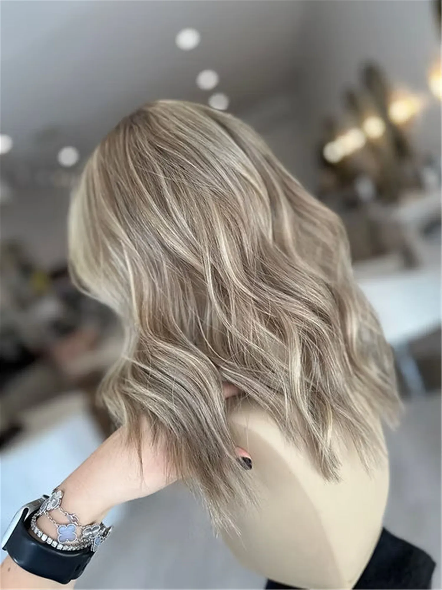Shoulder Hair Light Blonde Synthetic Lace Wigs for Women Body Wave 13*4 High Definition Wig 150% Density Daily Party Cosplay Wig