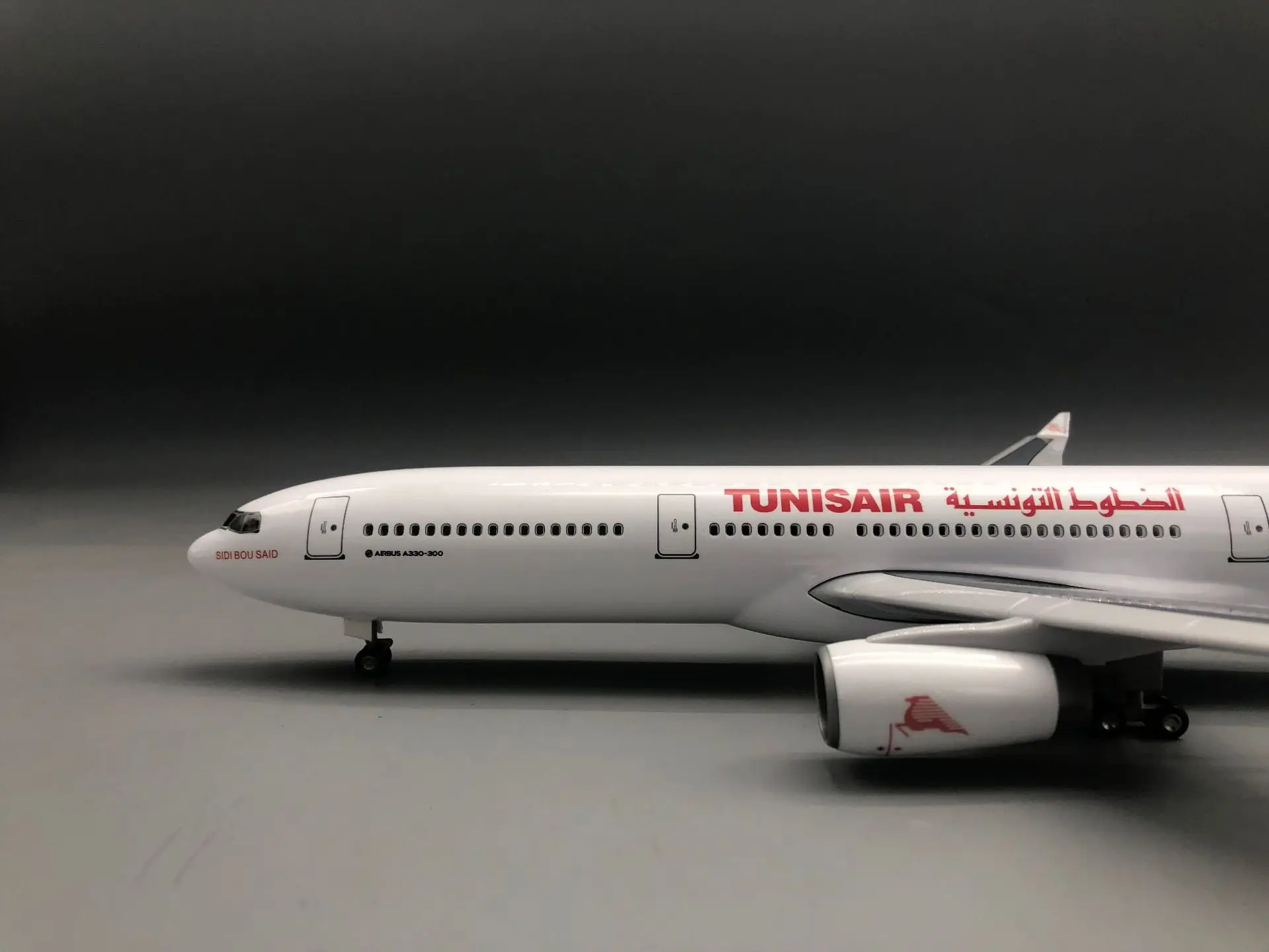 

New Airplane Model 47cm Tunis Airways A330 Aircraft Diecast Resin Toy Planes Model With Light & Stand Boys' Toys Birthday Gifts