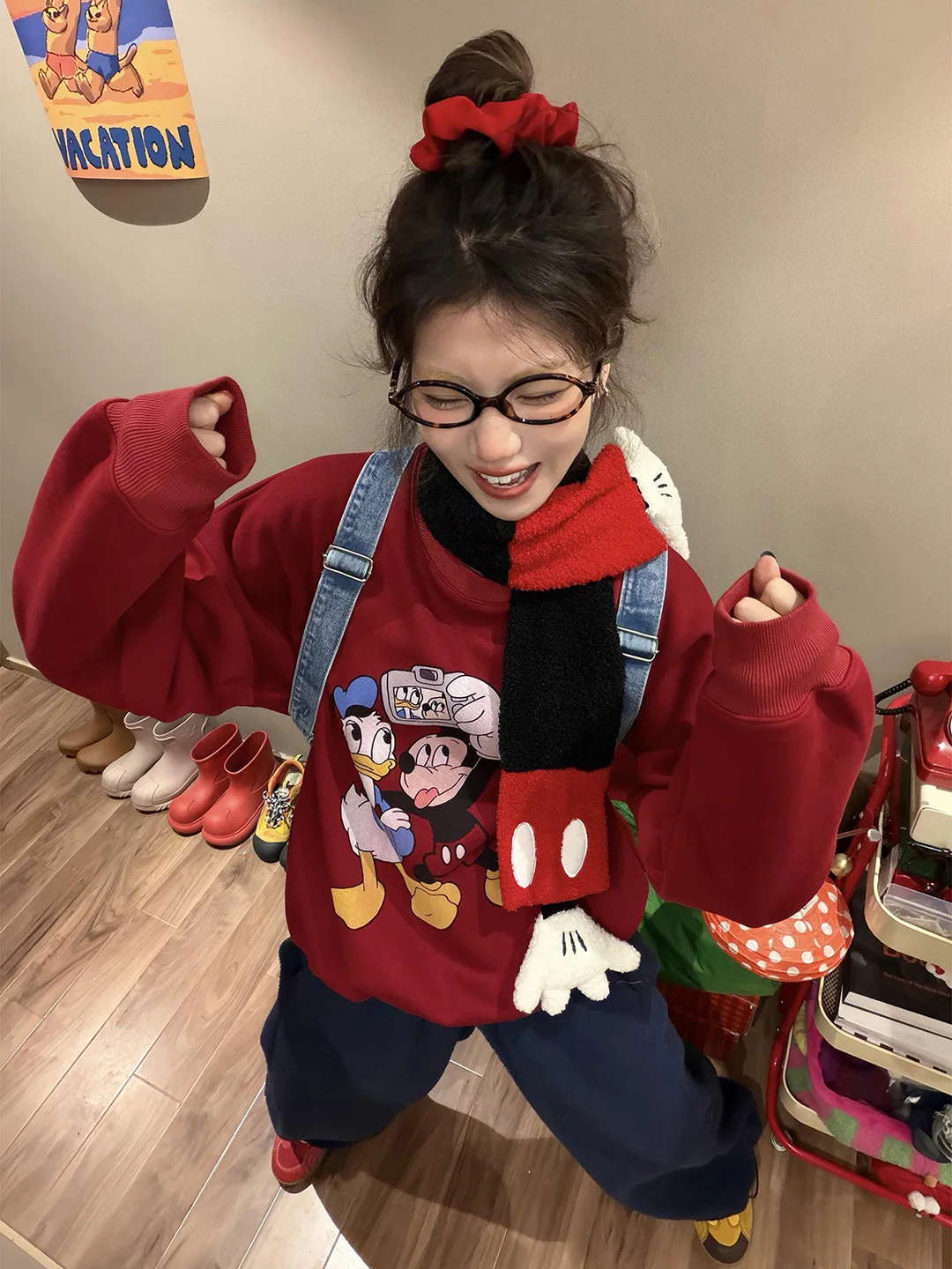 

Red round Neck Cartoon Print Fleece Lined Loose Thickened Hoodless Sweatshirt Women's Autumn Winter Versatile Comfortable Top