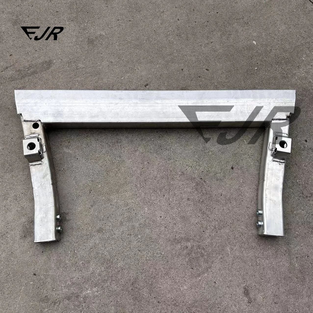 OEM 670175522 Automotive Cladding system radiator lower beam For Maserati Levante High quality auto parts