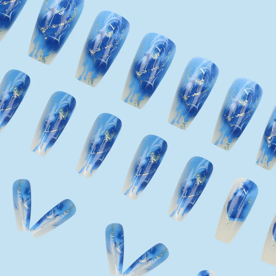 24 pezzi di adesivi estetici a forma di cuore glitterato per unghie Unghie autoadesive blu Premere su unghie finte con colla lunga ed economica con strumenti