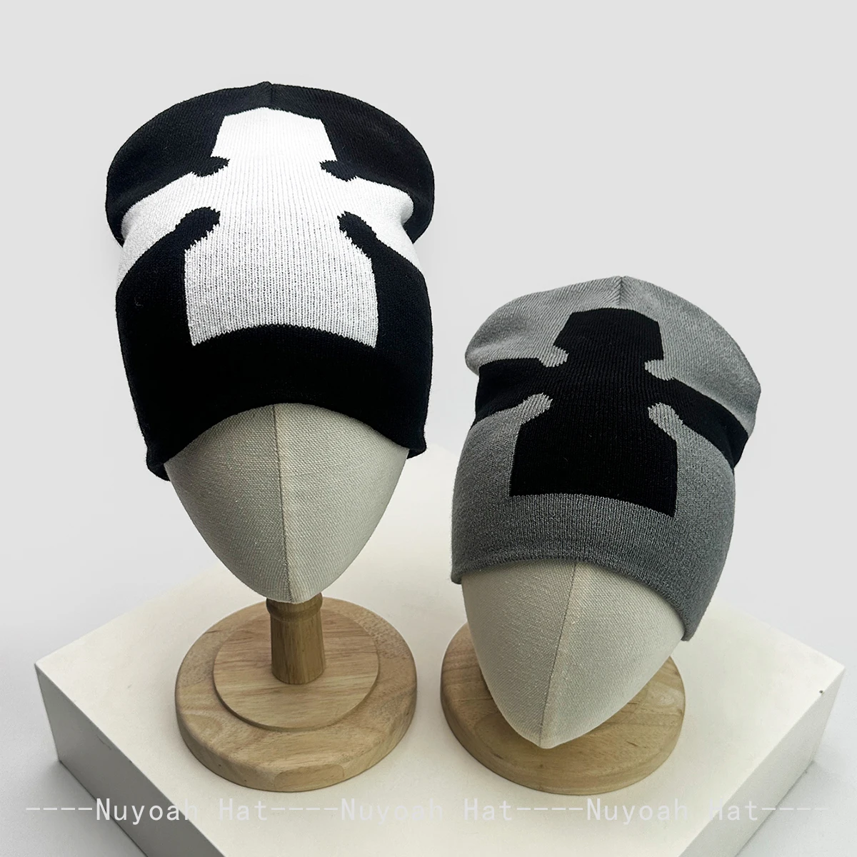 Color Block Jacquard Cross Stripe Knitted Hats Warm Simple Fashion New Men Women Street Personal Versatile Outdoor Beanies Niche