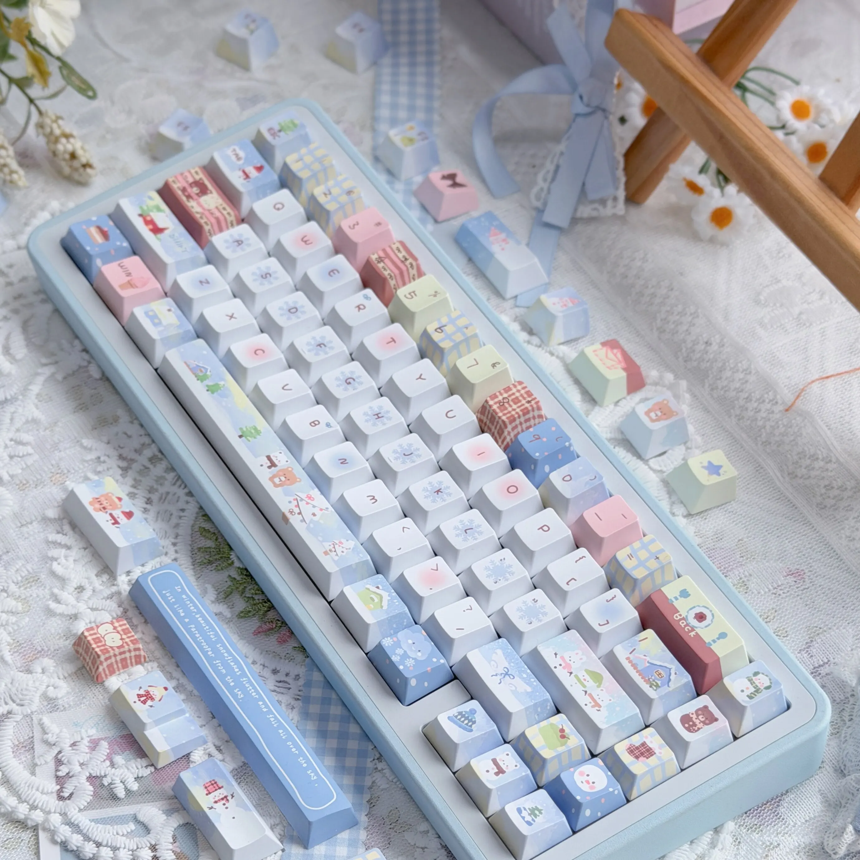 MAIMOOO Winter Bear Keycap Cherry Profile PBT Thermal Sublimation Blue Pink Cute Snowflake Keycaps for Mechanical Keyboard Gifts