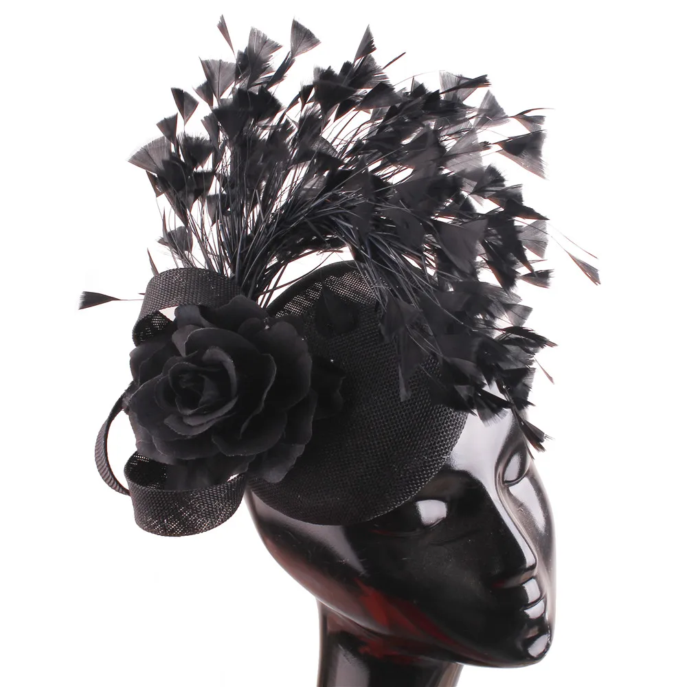 バラの花が付いた紫色の魅力的な帽子,エレガントな結婚式の帽子,枕カバー,豪華なパーティーのための美しい帽子