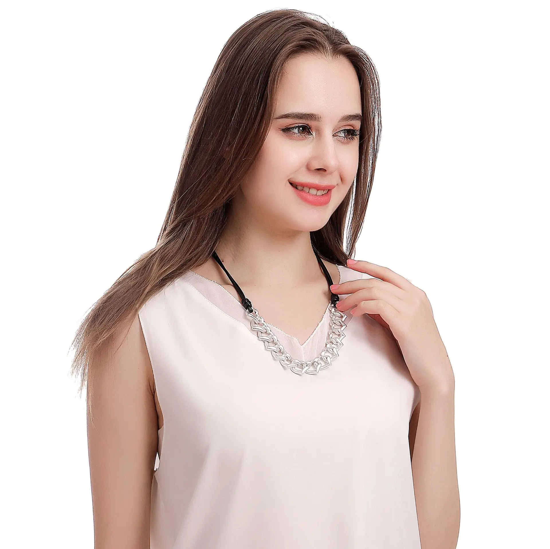 DIY accessories jewelry popular European and American personality fashion irregular peach heart love metal women short neckl