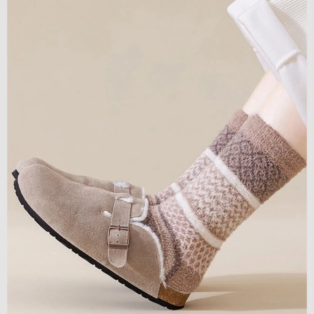 أزياء الخريف الشتاء المرجان الصوف الجوارب لينة رشاقته جوارب يمكن السير بها على الأرض نصف الصوف الدافئة النوم الجوارب للنساء الفتيات #5