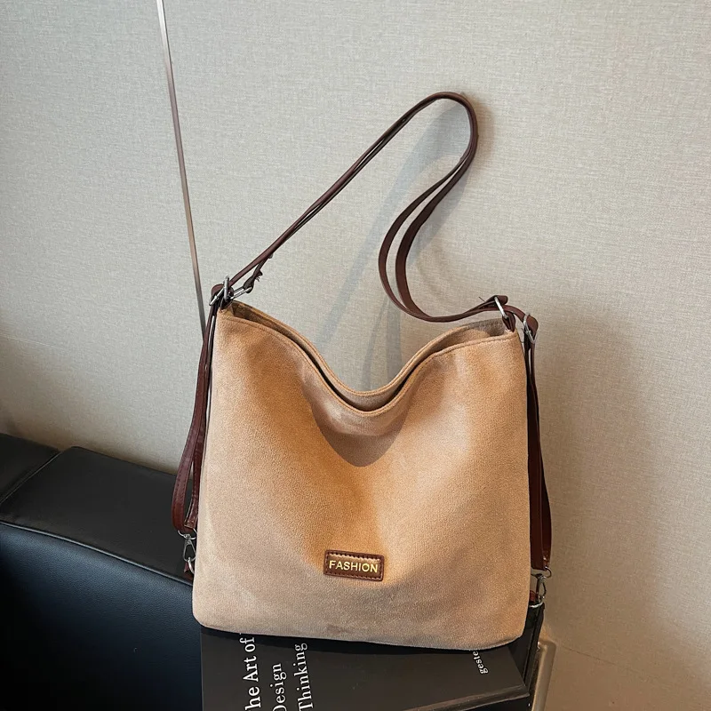 حقيبة يد من جلد البولي يوريثان للنساء ذات سعة كبيرة للتنقل على حقيبة كتف يدوية مربعة أفقية