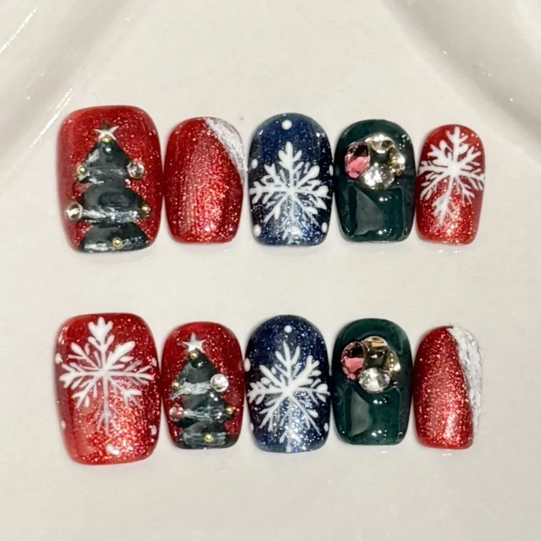 10Pcs Red Green Handmade Press on Nails Full Cover Cute Santa Claus French Short Wearable False Nail Christmas Holiday Nail Art