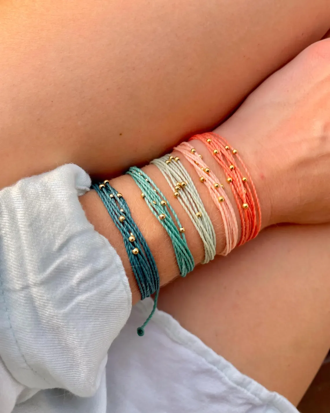 Vlen wasserdichtes geflochtenes Armband mit gewachster Kordel, mehrsträngig, verstellbares Handband, Surf-Strand-Boho-Schmuck für Frauen, Geschenk, umweltfreundlich – Detail 2