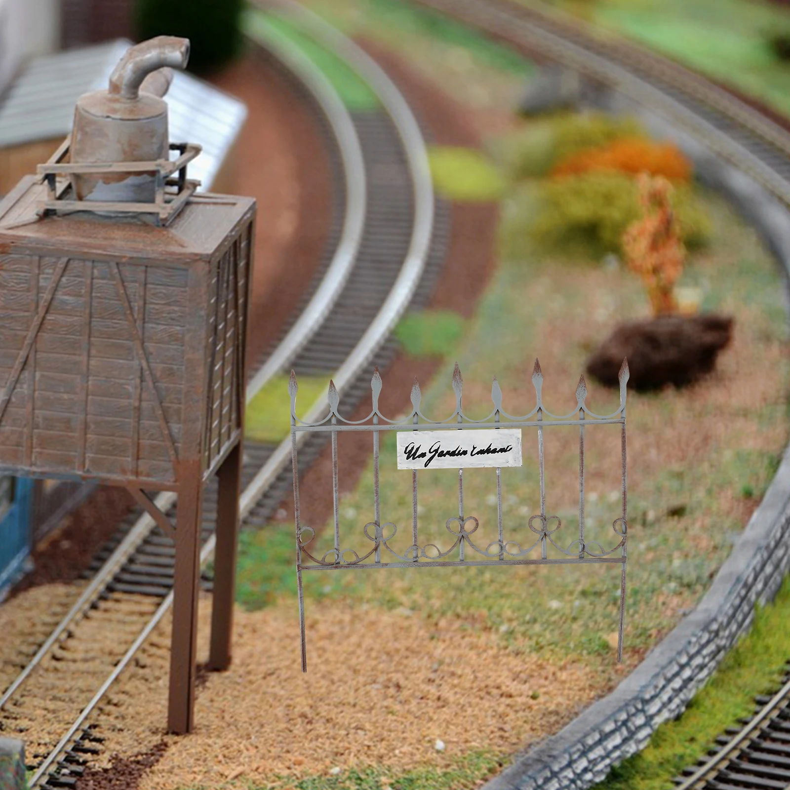 

Miniature Iron Fence Durable Natural Material Garden Decoration Border Edging Ornament Cake Topper Garden Fence